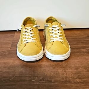 Limited Edition Women's hey dude sneakers yellow size 7